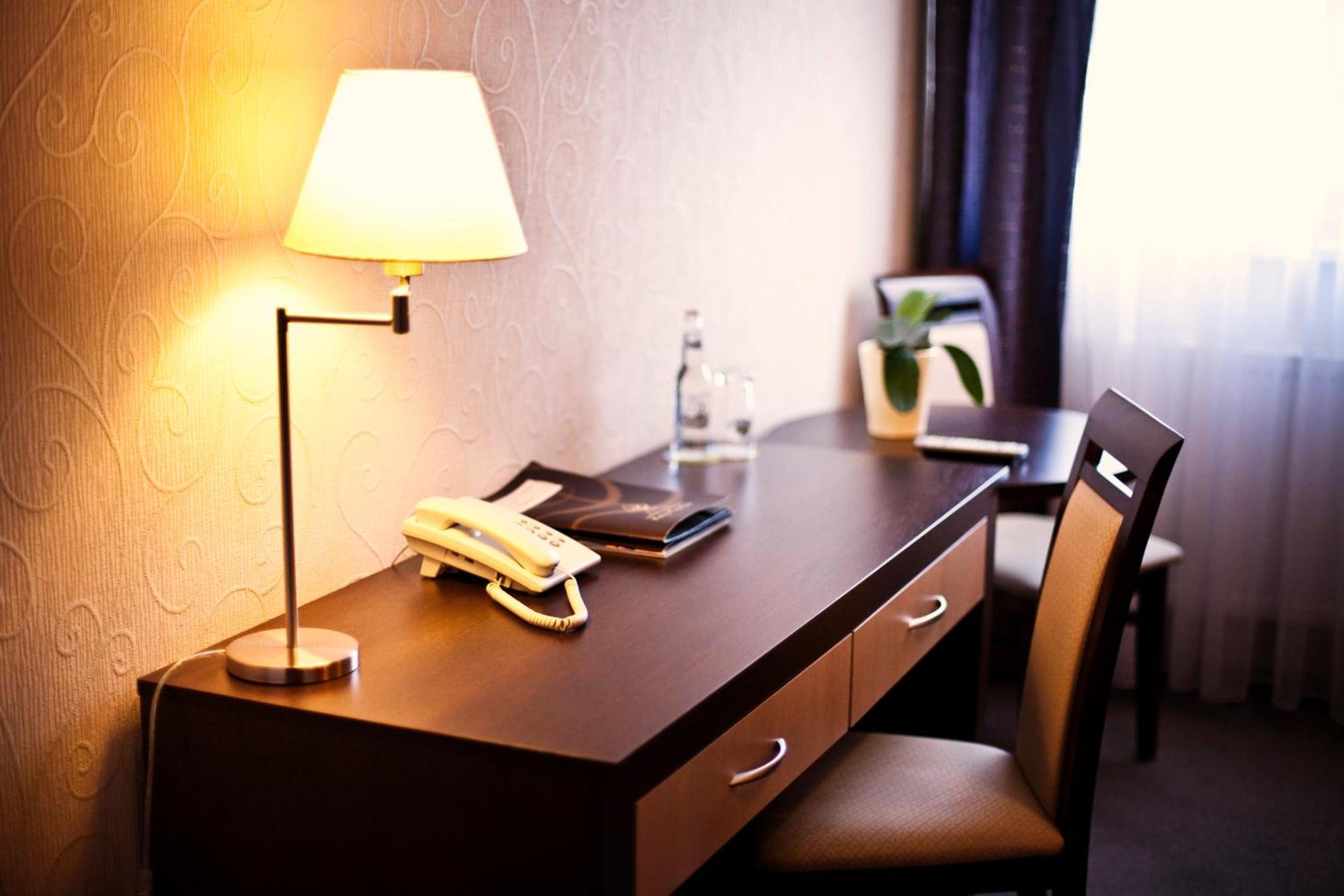 Hotel Cztery Pory Roku Głogów Małopolski Esterno foto